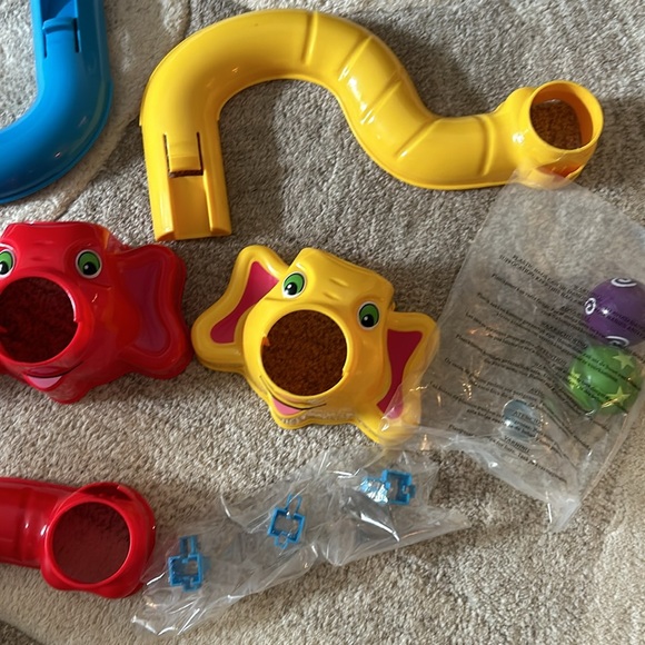 Edushape Rolliphant Slides Bath Toy - Picture 5 of 5